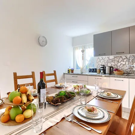 Holiday home Mimosa By Interhome Rakalj